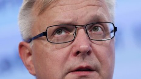 Оли Рен е оптимист за постигане на сделка за Кипър