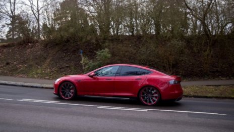 Tesla се доближава до дебют на произвеждания в Китай Model 3 с дълъг пробег