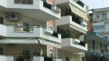 Жилищните наеми в Гърция паднали с до 30% от върха