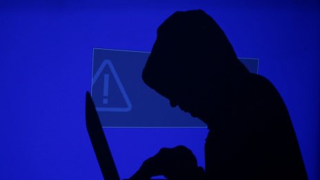 Великобритания увеличава помощта срещу кибератаки в Украйна