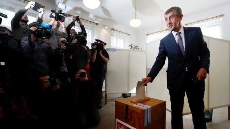 Евроскептичните чехи са напът да дадат властта на милиардер популист