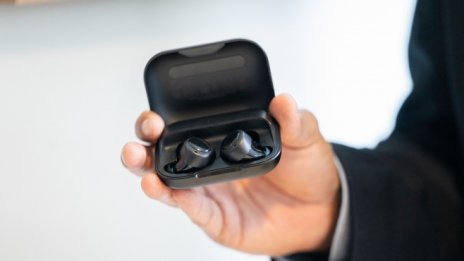 Amazon: Слушалките Echo Buds могат да прегреят докато се зареждат
