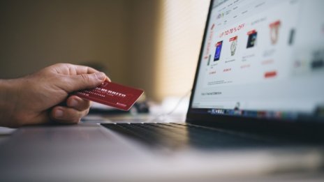 Клиентите на УниКредит Булбанк вече ще плащат в интернет с динамична парола 