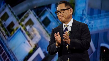 Акционерите на Toyota одобриха преназначаването на председателя Акио Тойода