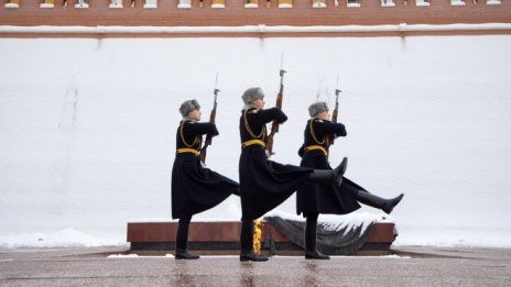 Санкциите срещу Русия си остават важни, въпреки че и Западът ще пострада