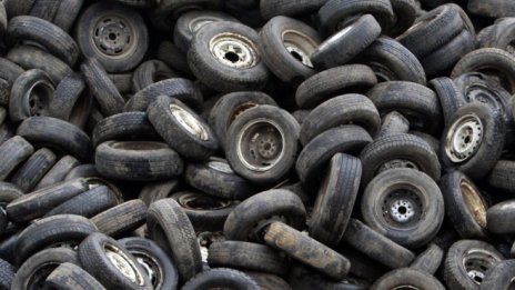 Syntoil, или краят на гробищата за автомобилни гуми