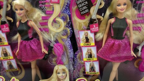 Производителят на куклите Барби излезе на загуба през второто тримесечие