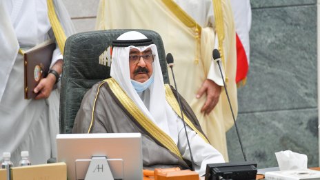 Престолонаследникът шейх Мешаал е новият емир на Кувейт