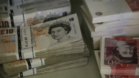 100 млрд. британски лири ще наводнят пазара при "твърд" Brexit