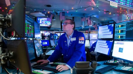 Dow изтри над 570 пункта след речта на Джером Пауъл