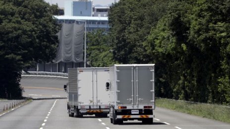 Waymo си партнира с логистична компания при тестване на автономни камиони