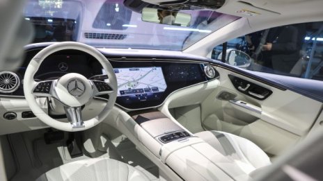 Технологичните компании изсмукват печалбите на Mercedes, BMW и VW