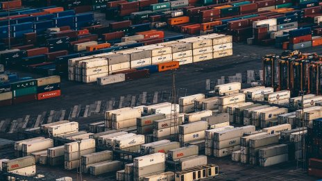 Превозените пътници и товари намаляват в края на 2023 г.