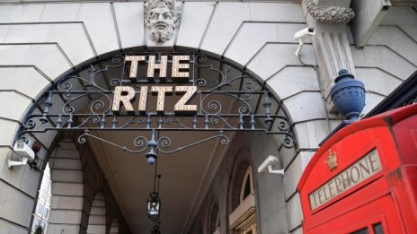 Хотел Ritz в Лондон минава през тезгяха – за почти 1 млрд. евро  