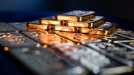 Агресивният ход на Тръмп даде тласък до нов рекорд на златото