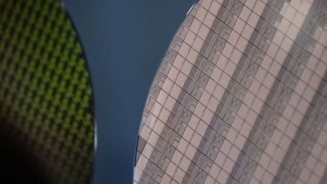 Intel забавя строежа на завода си в Охайо