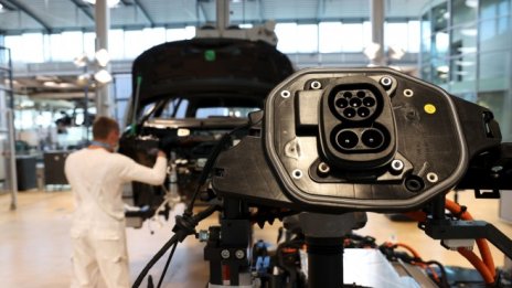 Европейските фабрики бият аларма заради повредената верига на доставките 