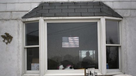 Изненадващ спад на продажбите на съществуващи домове в САЩ