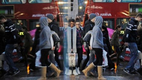 Съдът: Граждани на ЕС с предварително установен статут имат право на помощи на Острова