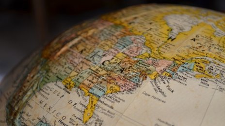 Вълната на авторитаризма залива Запада