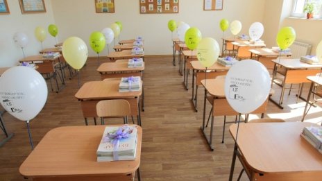 Просветният министър: Няма планирано затваряне на училищата от октомври