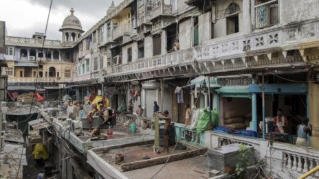 Растящият държавен дълг хвърля сянка върху икономическото възраждане на Азия