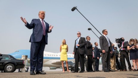 Тръмп за горските пожари: Скоро ще захладнее