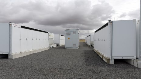 Tesla получи данъчно облекчение за своята трета фабрика за стационарни батерии в САЩ