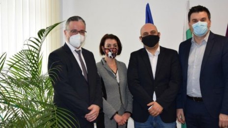 ЧЕЗ и Стопанският факултет на СУ подписаха стратегическо партньорство