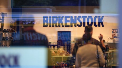 Birkenstock оцени IPO-то си на 46 долара на акция