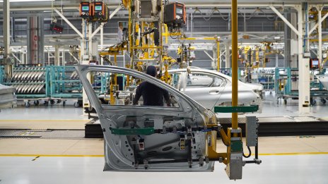 Европейските автоконцерни изостават от конкуренцията по ръст на продажбите и печалбата