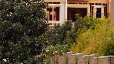 Продажбите на съществуващи жилища в САЩ с годишен спад шест поредни месеца