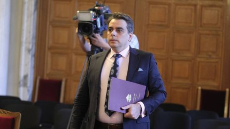 ГЕРБ и ДПС искат от Асен Василев да покрие дефицит от 1 млрд. лв. в енергетиката