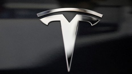 Тревогите за Tesla сринаха акциите ѝ
