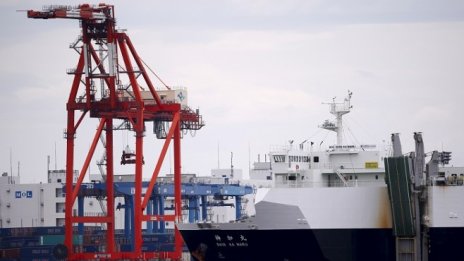 Кораби ще унищожават с UV лъчи чужди морски видове в баластните води