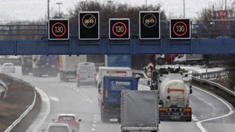 Германия няма да ограничава скоростта по магистралите си