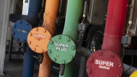 Перспективите за продължителен ценови ръст подкрепят поскъпването на петрола*