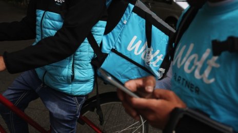 Нов глобален играч на пазара на доставките - Doordash купува Wolt