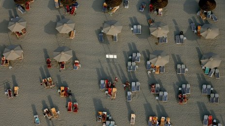 Приходите от нощувки в хотели продължават да вървят нагоре и през септември