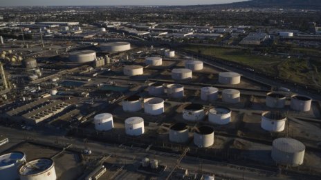 Петролът поскъпва поради опасения за предлагането*