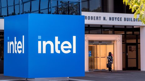 Лидерът на Intel: Имам пълната подкрепа на борда на компанията