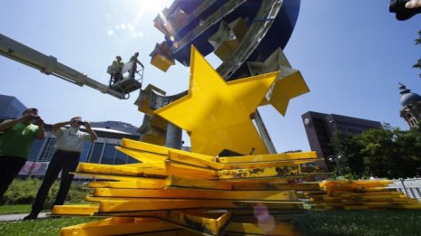 Рен: Може да отпадне нужда от дългосрочни насоки от ЕЦБ по паричната политика