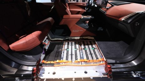 Електромобилната индустрия може да използва блокчейн за употребяваните батерии