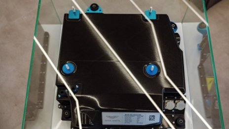 Panasonic търси задълбочаване на връзките с Tesla чрез нова батерия