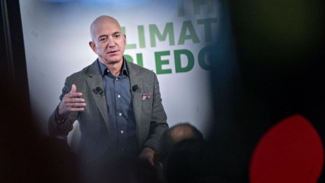 Скандалът около Джеф Безос и National Enquirer продължава с дело за клевета