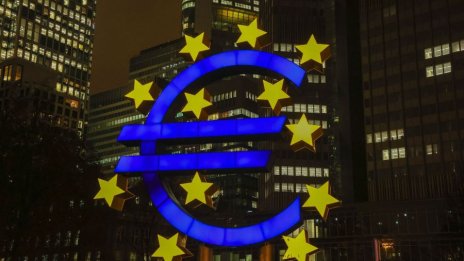 ЕЦБ прави предпазния механизъм за еврото глобален, за да засили ролята на валутата