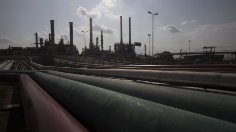 Цената на петрола се покачва за втора поредна сесия*