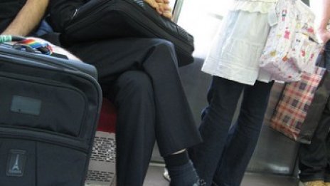 Работещите в Токио спят по-малко от колегите си по света