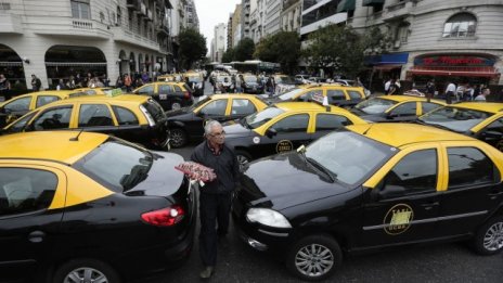 Uber започна дейност и в Буенос Айрес, макар и без разрешение