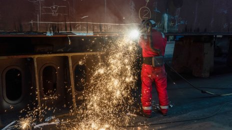 Ръстът на заплатите на най-нископлатените на Острова оставя АЦБ нащрек